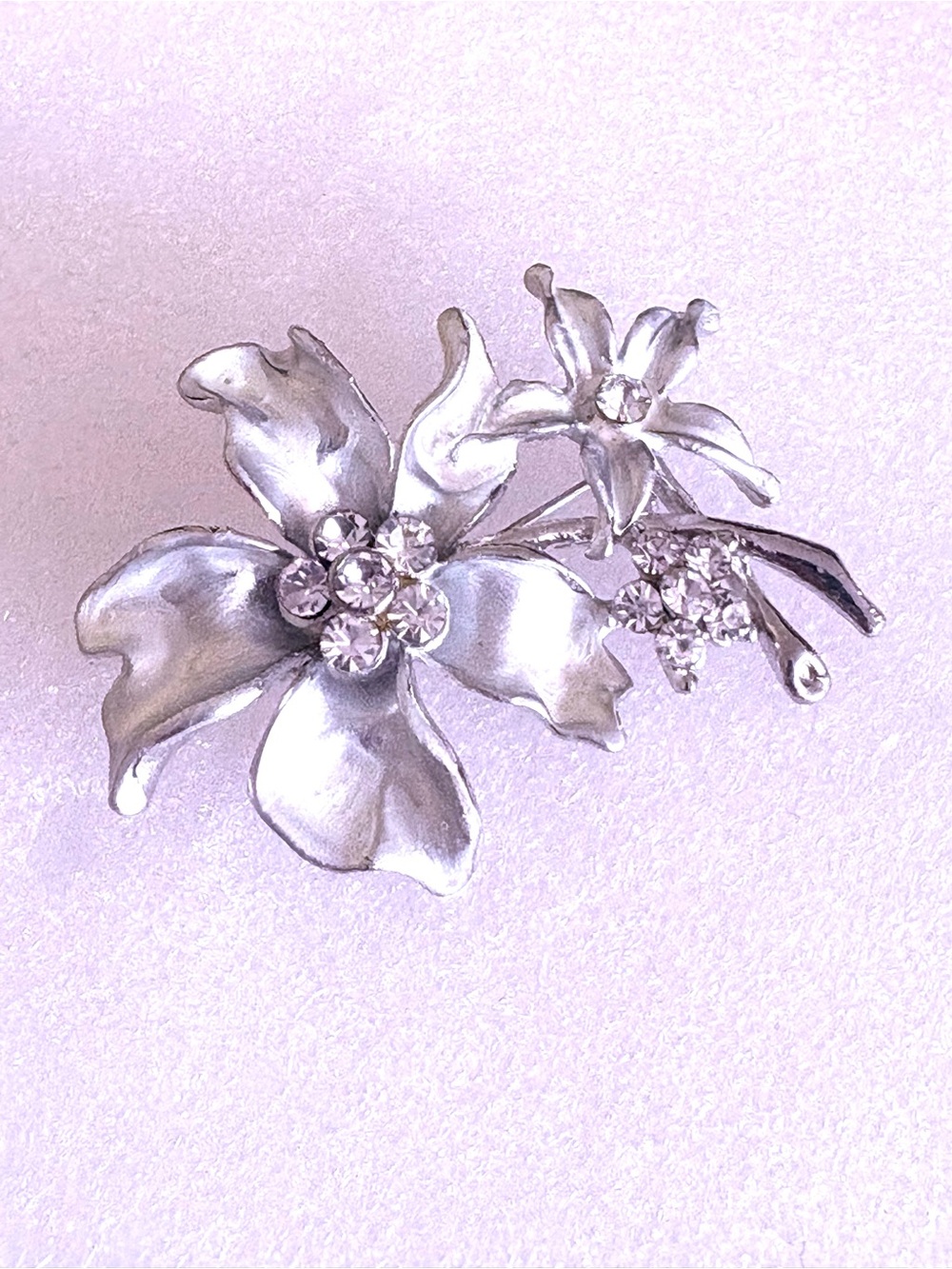 Vintage Silver Floral Brooch with crystals/rhinestones - Women Jewelry